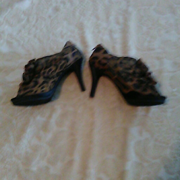 Size 8 peep toe hogh heal - Picture 2 of 2